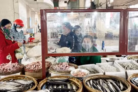 Chủ động ứng phó với giá cả leo thang - Kỳ 2: Gặp khó do giá xăng, gas