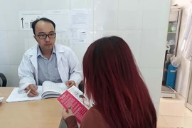 Mua thẻ BHYT cho người nhiễm HIV/AIDS: Việc làm đậm tính nhân văn