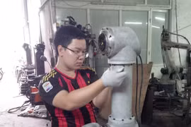 Việt Nam chế tạo robot thay thế cánh tay người