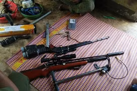 Bắt giữ nhóm thanh niên lên mạng tự học cách chế tạo súng