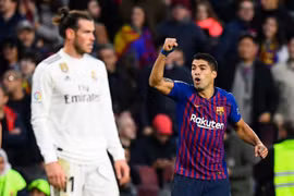 Luis Suarez lập hat-trick giúp Barca thắng Real 5-1