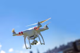 Flycam có thể gây nguy hiểm cho máy bay như thế nào?