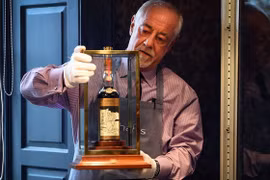 Chai rượu cực hiếm 25,6 tỉ đồng về tay người châu Á