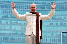 Bill Gates mất ngôi giàu nhất Mỹ sau 24 năm