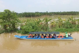 Về Vàm Nao mùa nước nổi làm ngư dân,nghe chuyện cá khổng lồ,sấu 5 chân