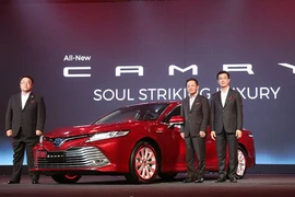 Toyota Camry hoàn toàn mới cập bến Đông Nam Á, giá từ 43.600 USD