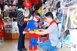 Sôi động thị trường đồ chơi Halloween