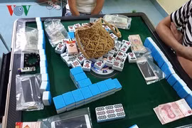 Bắt quả tang nhóm người Trung Quốc đánh bạc tại Khánh Hòa