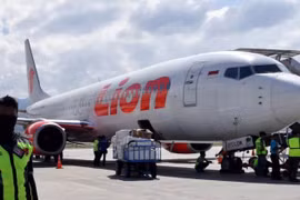 Tin mới nóng về vụ máy bay Indonesia lao xuống biển