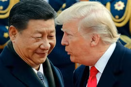 Chấn động liên tiếp, nước Mỹ u ám: Donald Trump nhận đau thương