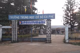 Nguyên hiệu trưởng nhận tiền'chạy việc'bị khởi tố,cấm đi khỏi nơi cư trú