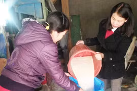 Phụ nữ giúp nhau phát triển kinh tế