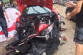 Siêu xe Ferrari 488 GTB của ca sĩ Tuấn Hưng gặp nạn