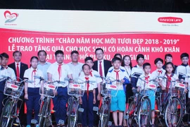 Tặng xe đạp cho học sinh có hoàn cảnh khó khăn tại Gia Lai