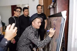 'Ký tên lên tranh là xong đời một tác phẩm nghệ thuật'