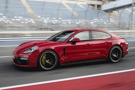 Porsche Panamera GTS 2019 - xế sang thêm sức mạnh