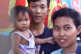 Cô bé 16 tháng mang vận may trúng số độc đắc cho mẹ