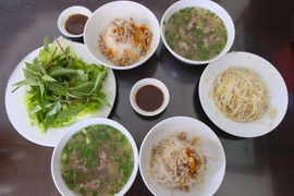 Phở khô đón mùa lễ hội