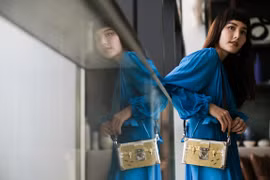 Diễm My 9x phối đồ đa phong cách với loạt túi hiệu