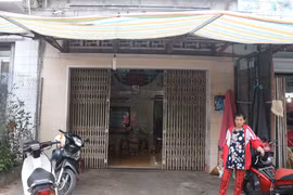 An Khê: Chồng tạt xăng đốt cháy vợ