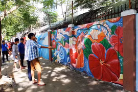 Đến Đà Nẵng, nhớ ghé thăm con đường bích họa "Bừng sáng cuộc sống"