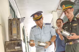 Thu giữ 210 chai rượu ngoại nhập lậu