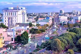 Phố mùa này có gió heo may