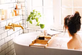 12 nguyên liệu thêm vào bồn tắm giúp da sáng mịn, thải độc