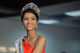 Hoa hậu H'hen Niê tiết lộ việc hoàn thiện nhan sắc để đi thi TG