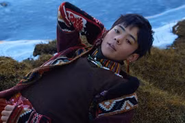 "Chàng chăn bò đẹp trai nhất thế giới" giúp quê nhà thu hàng triệu USD