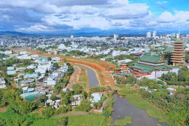 Pleiku thành phố trên đỉnh Trường Sơn