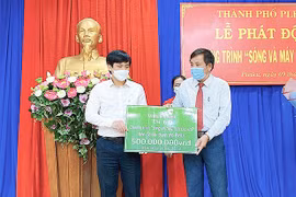 Pleiku: 863 học sinh được hỗ trợ trang-thiết bị học trực tuyến đợt 1