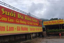 Nhiều trạm dừng dọc Quốc lộ 27C mập mờ hồ sơ, xây không phép