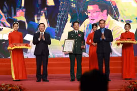 Nam sinh quên mình cứu 3 bạn học được vinh danh trong chương trình Vinh quang Việt Nam