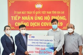 Gia Lai: Tiếp nhận 300 triệu đồng ủng hộ công tác phòng-chống dịch Covid-19