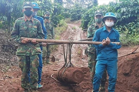 Di dời, hủy nổ an toàn quả bom nặng hơn 200kg ở Đắk Nông