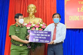 Gia Lai: Tiếp nhận hơn 1 tỷ đồng ủng hộ Chương trình "Sóng và máy tính cho em"