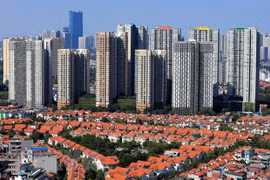 Có nên "chốt cứng" việc giao dịch bất động phải thực hiện qua sàn?