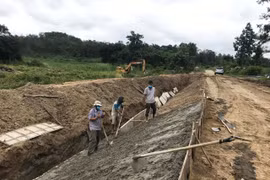 Quan tâm sửa chữa hạ tầng giao thông nông thôn