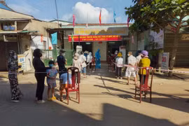 Đắk Lắk: Hàng chục tiểu thương mắc Covid-19, phong tỏa 2 khu chợ và 84 hộ dân