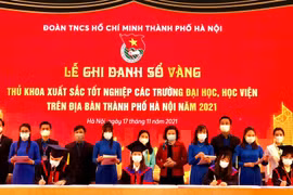 Vinh danh 90 thủ khoa tốt nghiệp xuất sắc vào tối nay