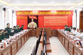 Đoàn công tác Đảng ủy Quân khu 5 làm việc với Ban Thường vụ Tỉnh ủy Gia Lai