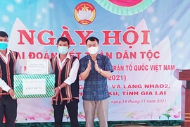 Bí thư Thành ủy Pleiku chung vui Ngày hội Đại đoàn kết toàn dân tộc tại xã Ia Kênh