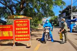 Từ cố kết đến giãn cách