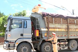 Mạnh tay xử lý xe quá khổ, quá tải