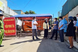 Lãnh đạo TP. Pleiku kiểm tra công tác phòng-chống dịch tại phường Yên Đỗ