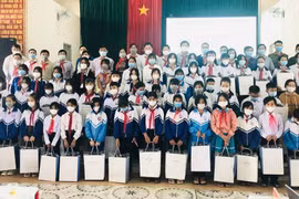 Mang Yang đối thoại với trẻ em