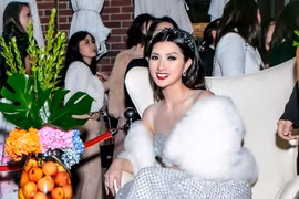 Nguyễn Hồng Nhung khoe nhan sắc nóng bỏng trên thảm đỏ Hollywood