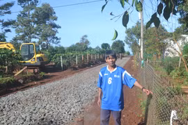 Người dân Ia Sao tự nguyện hiến đất làm đường