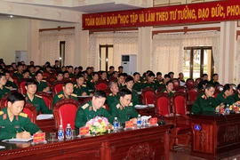250 cán bộ tham gia
